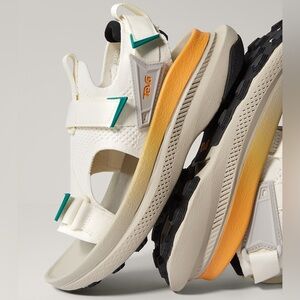 Teva Aventrail Women's Trail-Running Sandals Size US 9 Marshmallow/Marigold NEW